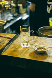 『いま最高の酒場と焼酎』(朝日新聞出版)